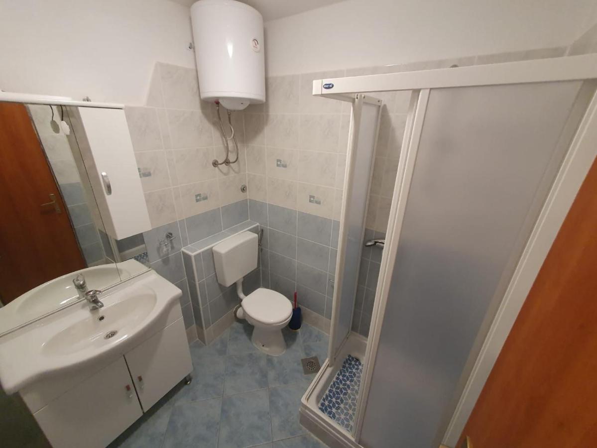 Francis Appartements Pakoštane Kültér fotó