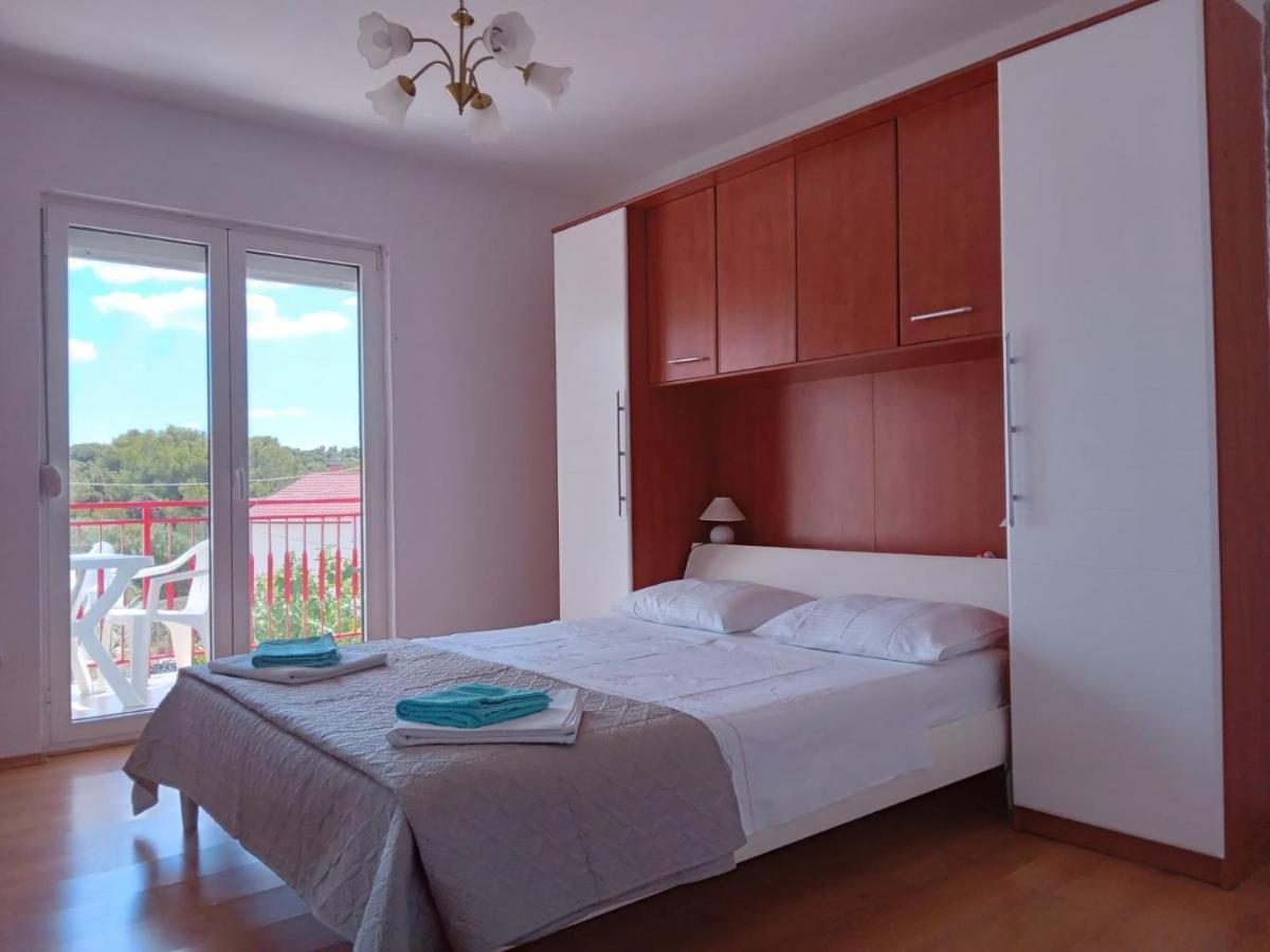 Francis Appartements Pakoštane Kültér fotó