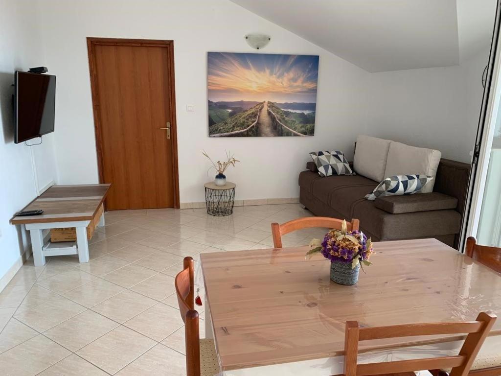 Francis Appartements Pakoštane Kültér fotó