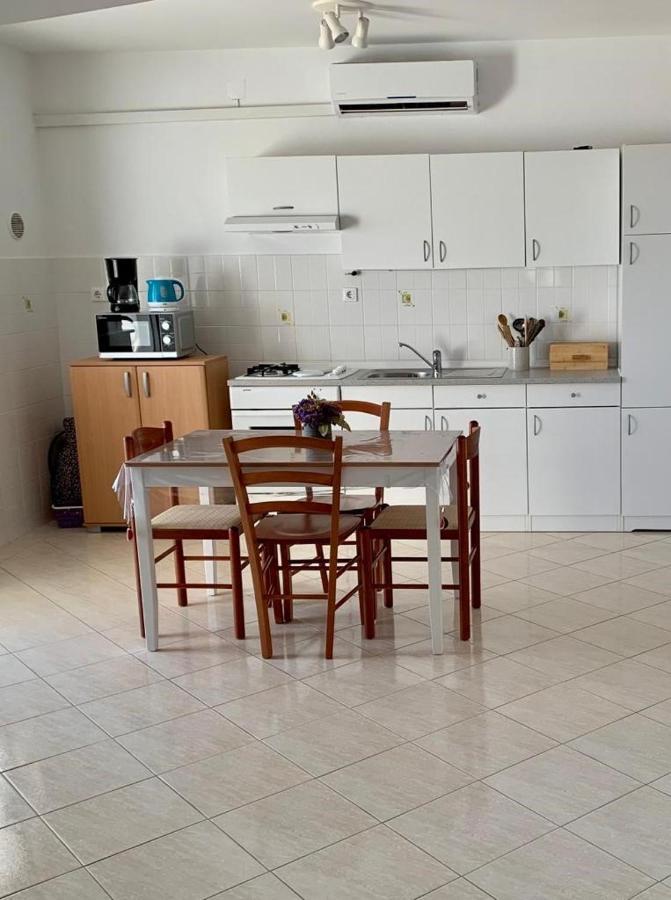 Francis Appartements Pakoštane Kültér fotó